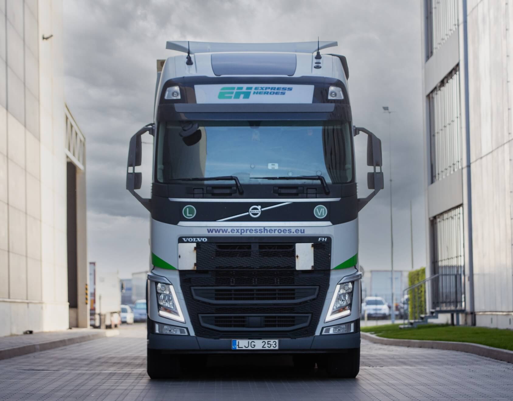 Express Heroes truck on an international freight route for carriers